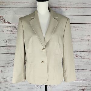 Elegant Women's Beige Blazer